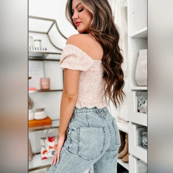 Paper Crane Blush Off-Shoulder Crop Top - Picture 2 of 6